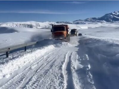 ادامه بی‌وقفه عملیات برف‌روبی در محورهای مهدیشهر و دامغان