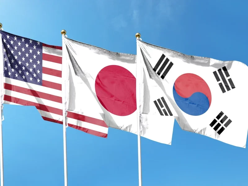 ایالات متحده توافق‌نامه‌های همکاری با ژاپن و کره جنوبی در زمینه‌های هوش مصنوعی و تراشه سازی امضا کرد
