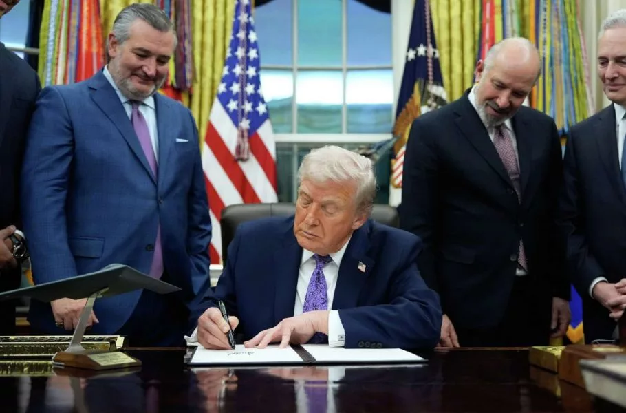 ترامپ با فرمان اجرایی جدیدی، مسیر نظارت فدرال بر هوش مصنوعی را هموار کرد