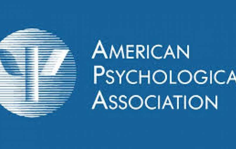 درج عنوان عضویت در انجمن روان‌شناسی آمریکا کلاهبرداری است