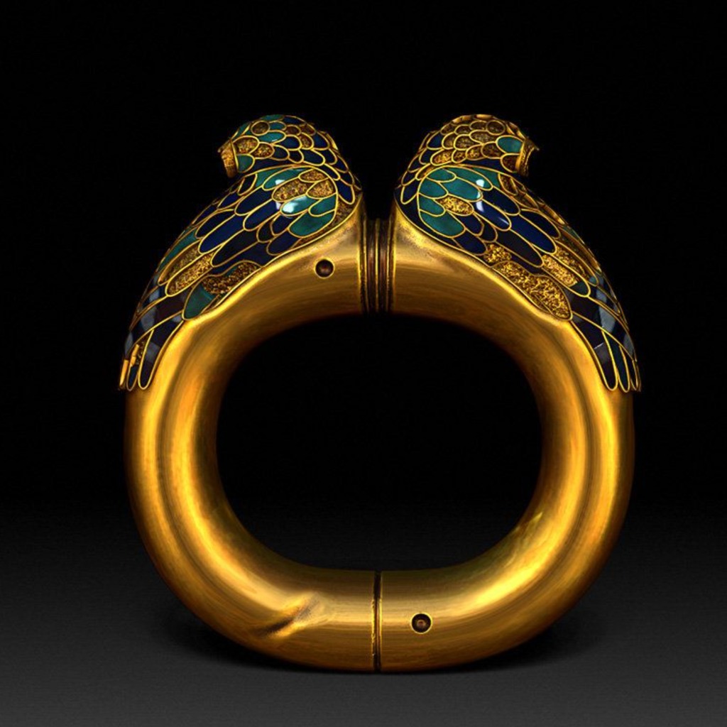 دستبند زرین هخامنشی با اردکهای نشسته