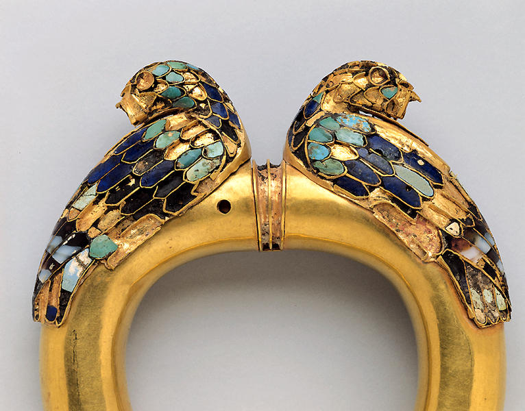 دستبند زرین هخامنشی با اردکهای نشسته دستبند زرین هخامنشی با اردکهای نشسته