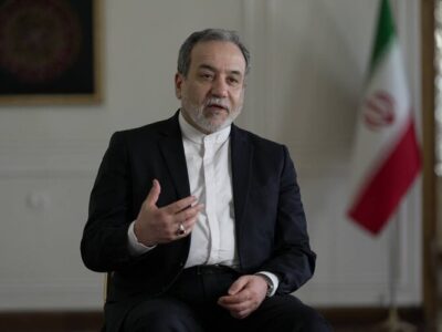 عراقچی: به مذاکره عادلانه پایبندیم اما دیکته را نمی‌پذیریم