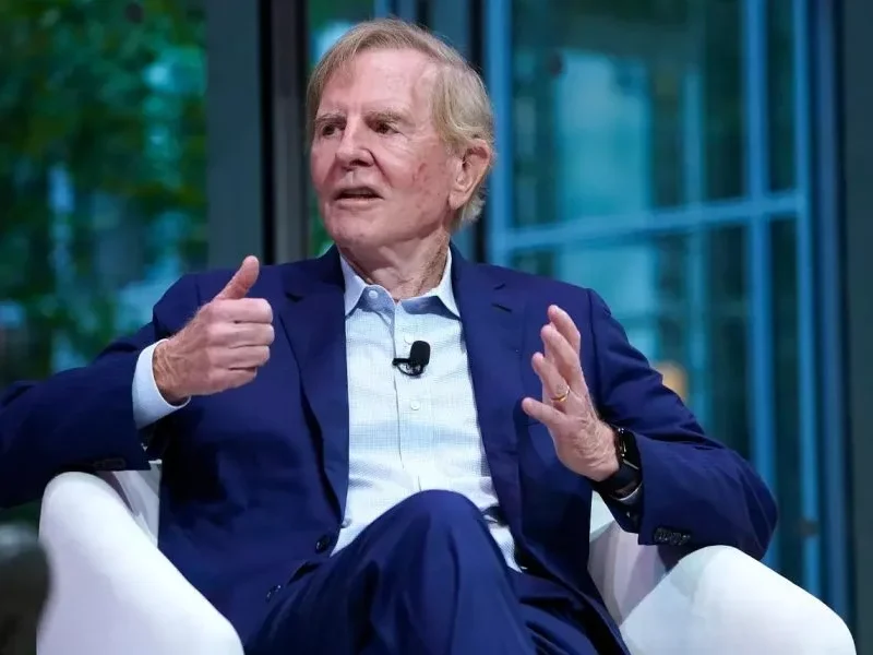 مدیرعامل سابق اپل OpenAI را اولین رقیب واقعی اپل در چند دهه اخیر می‌داند