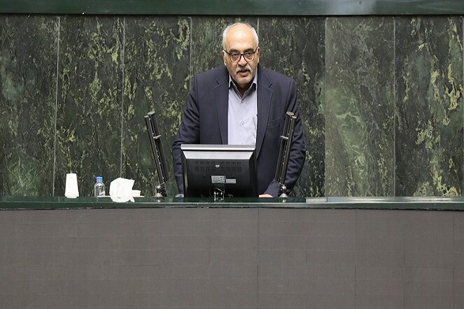 مصطفوی: افزایش ۲۰ درصدی حقوق با شعار عدالت‌خواهی دولت منافات دارد