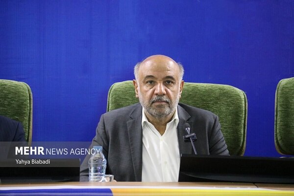 میدری: باید مردم را از خرید طلا به سرمایه‌گذاری در صنایع مولد سوق دهیم