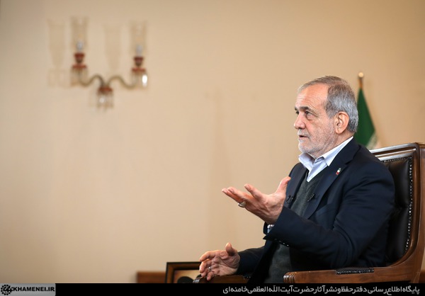 پزشکیان: بارها گفته‌ام نمی‌توانم، بلکه ما می‌توانیم