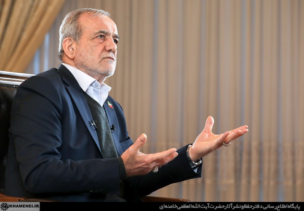 پزشکیان: بارها گفته‌ام نمی‌توانم، بلکه ما می‌توانیم