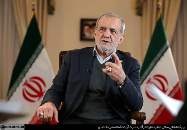 پزشکیان: بارها گفته‌ام نمی‌توانم، بلکه ما می‌توانیم