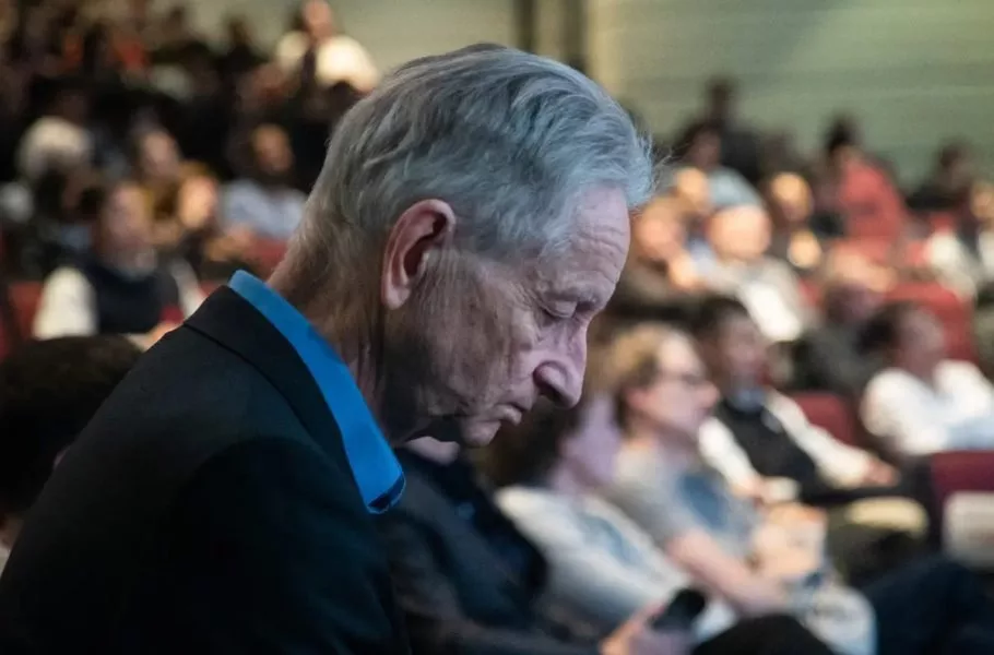 پیشبینی جدید پدرخوانده هوش مصنوعی: از بیکاری گسترده تا ورود رباتها به جنگ