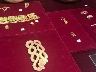 کشف آثار زرّین و تدفین دوگانه سکاها در قزاقستان