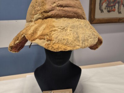 کلاه آفتاب‌گیر باستانی