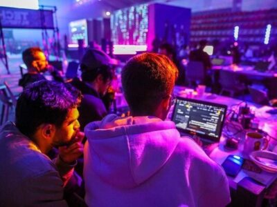 ۳۰۰ طرح فناورانه دانش‌آموزی آماده درخشش‌ در منطقه نوآوری ایران