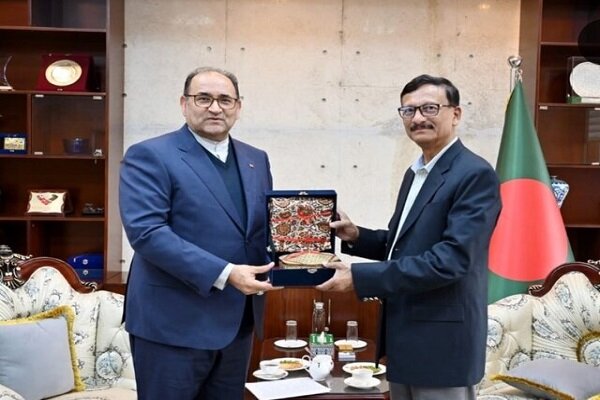 ابلاغ نامه عراقچی به وزیر خارجه بنگلادش