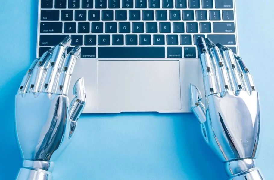 اثر هوش مصنوعی بر بازار کار: کاهش 19 درصدی آگهیهای استخدام و جایگاههای شغلی