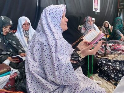 اشک‌ها و نیایش‌ها در سحرگاه دومین روز اعتکاف