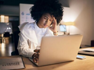 این علائم نشان دهنده اختلال استرس پس از سانحه (جنگ، زلزله، تصادف و …)