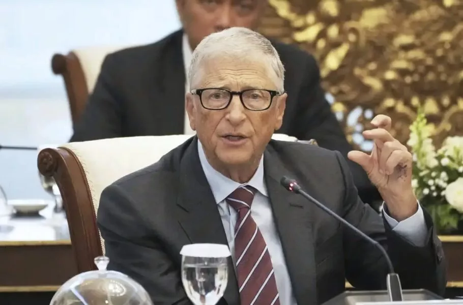 بیل گیتس: هوش مصنوعی کلید پیشرفت در حوزه سلامت و آموزش است