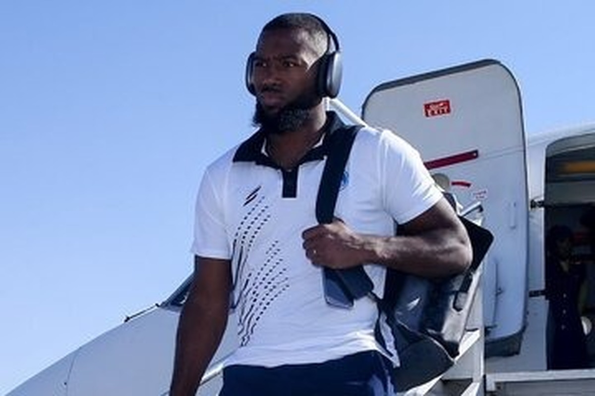 جنجال در زمین / دو بازیکن استقلال درگیر شدند