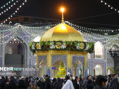 حال و هوای حرم رضوی در شب میلاد امام علی(ع)