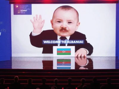 در اجلاس جامعه سیاسی اروپا، تصویر رهبران کشورها با هوش مصنوعی به کودک تبدیل شد [تماشا کنید]