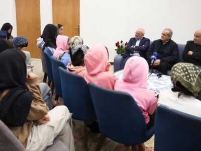 دیدار پزشکیان با کودکان بی‌سرپرست و بدسرپرست «خانه دختران ایران»