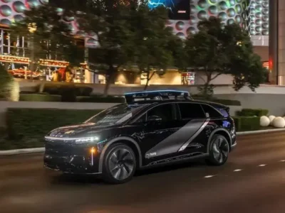 رونمایی از لوکس‌ترین تاکسی اینترنتی رباتیک + عکس