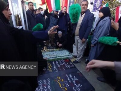 سردار قاآنی به مقام شهید سلیمانی ادای احترام کرد