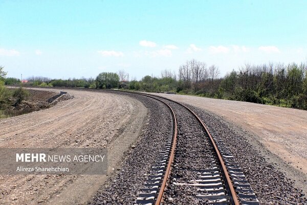 فرماندار شاهرود: سهمیه بلیط قطار برای مسافران شاهرودی افزایش یابد