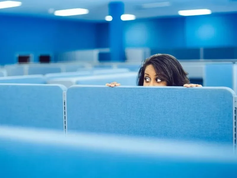 مطالعه جدید: افرادی که در کار خود از هوش مصنوعی استفاده می‌کنند از نگاه همکارانشان تنبل‌ترند