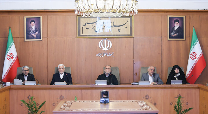 پزشکیان: تلاش دشمن برای ایجاد بی‌ثباتی موجب غفلت ما از ضعف‌ داخلی نشود