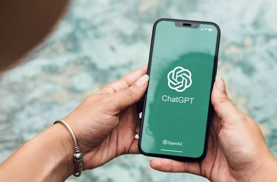 پژوهشگران: دانشجویان روانآزار و خودشیفته بیشتر از هوش مصنوعی سوءاستفاده میکنند