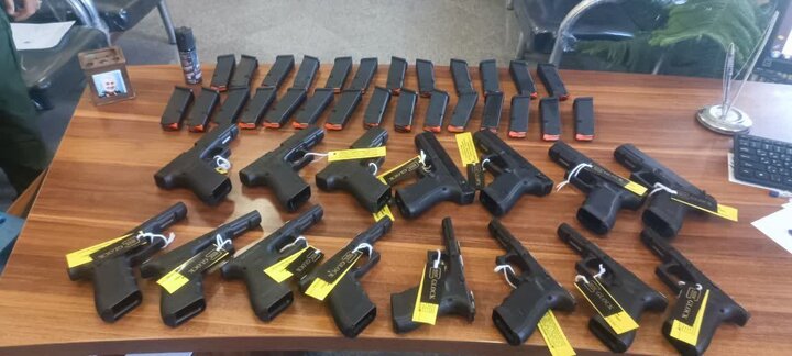 کشف محموله سلاح جنگی در شهرستان خاتم؛ تحقیقات تکمیلی ادامه دارد