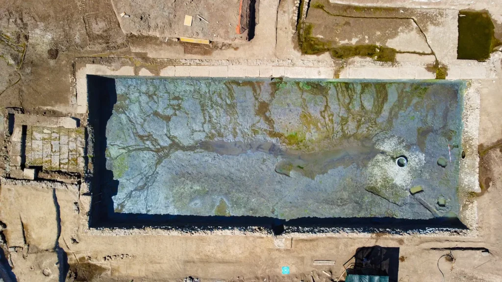 کشف نیایشگاه ۲۴۰۰ ساله هِرکول و گورهای اشرافی در رم