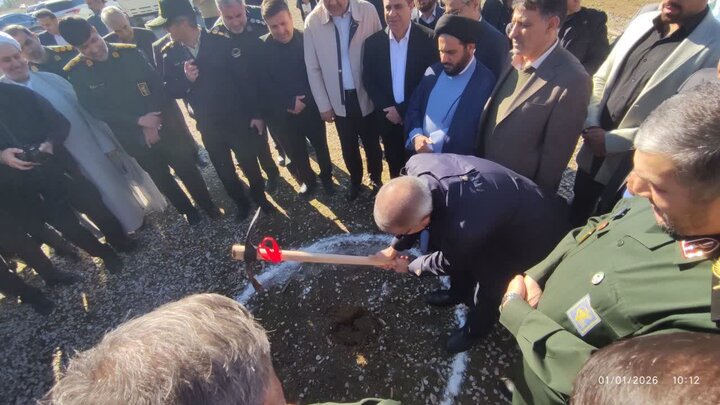 کلنگ زنی نیروگاه خورشیدی یک مگاواتی شهرستان گچساران