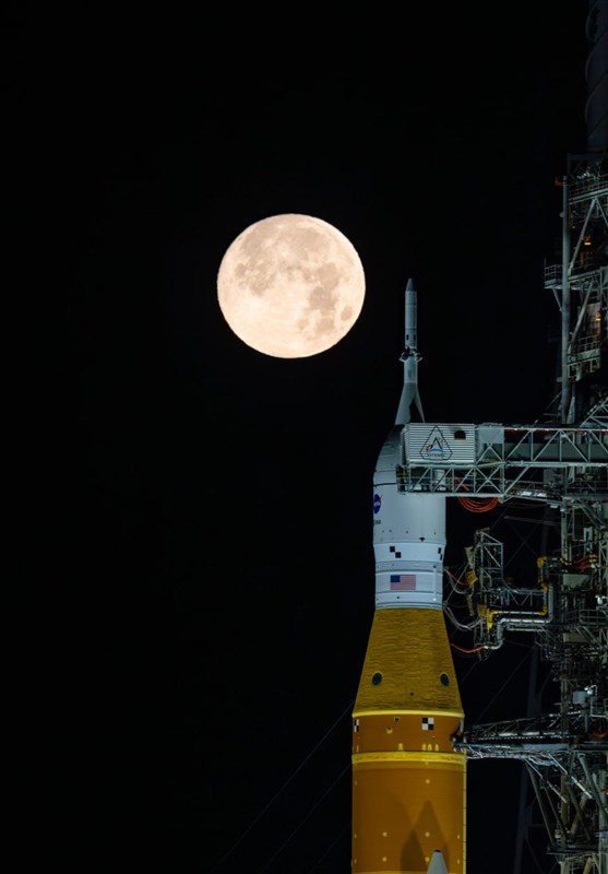 15 اسفند؛ تاریخ احتمالی ناسا برای اعزام 4 فضانورد به ماه ناسا ,