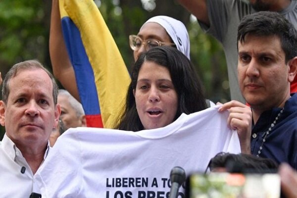 آزادی دو چهره برجسته مخالف در ونزوئلا پیش از تصویب قانون عفو عمومی