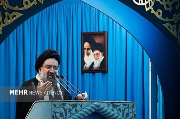 آیت الله خاتمی: جمهوری اسلامی مطلقاً زیر بار تعلیق غنیسازی نمیرود