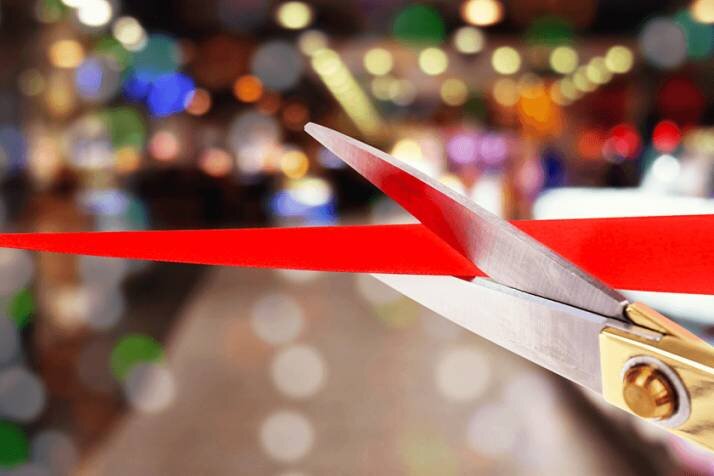 افتتاح کارگاه تولیدی صنایع‌دستی در شهرستان هیرمند به مناسبت دهه فجر