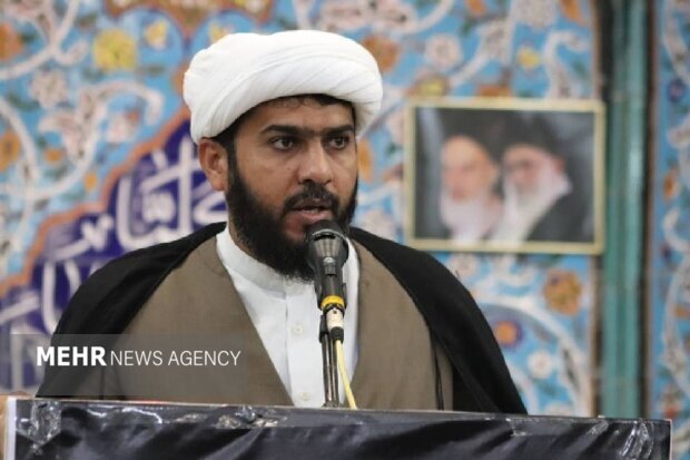امام جمعه جاسک: ایمان به خدا و تبعیت از رهبری، رمز عبور از فتنه‌ها است