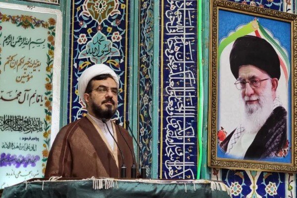 امام جمعه دماوند: تربیت نسل نو، تضمین آینده ایران است