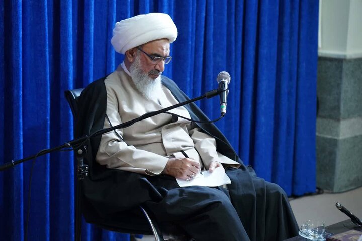 انتقاد امام جمعه بوشهر از معطل ماندن طرح‌ها در فرآیندهای اداری
