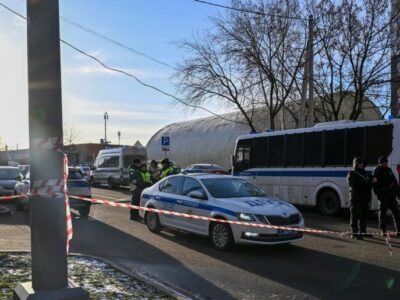 انفجار در نزدیکی ایستگاه قطار مسکو؛ یک پلیس و عامل حادثه کشته شدند