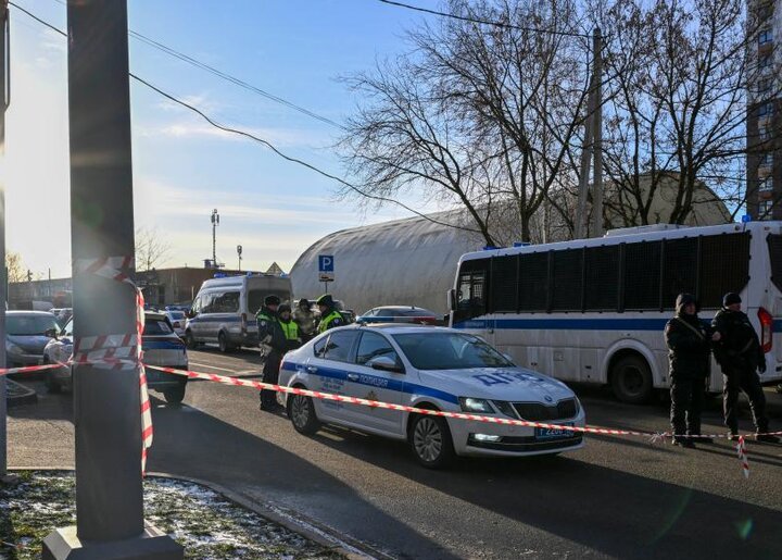 انفجار در نزدیکی ایستگاه قطار مسکو؛ یک پلیس و عامل حادثه کشته شدند