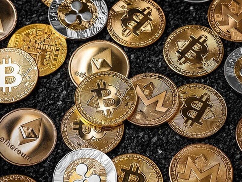 بازار ارزهای دیجیتال در یکشنبه ۲۶ بهمن ۱۴۰۴ / بیت‌کوین و اتریوم کاهشی شدند