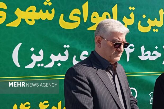باقری‌فر: اجرای تراموا تبریز را به الگوی حمل‌ونقل پاک تبدیل می‌کند