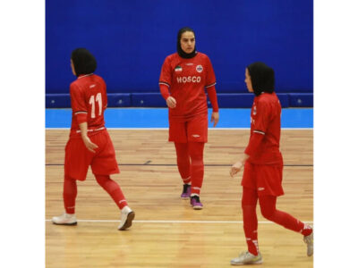 بانوان فولاد یقه صدرنشین لیگ برتر را گرفتند