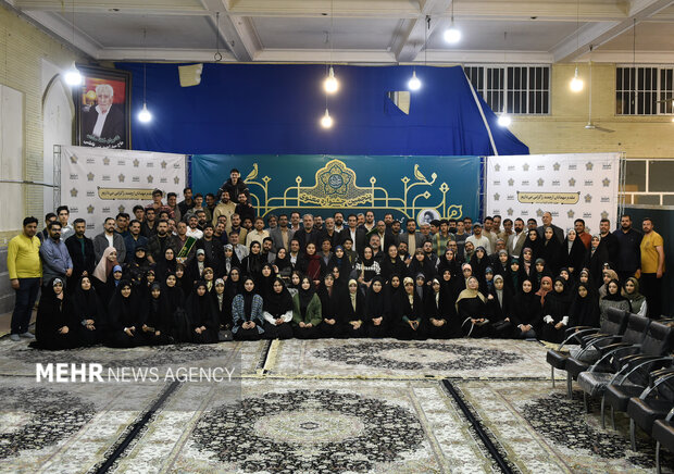 برگزاری گردهمایی بزرگ عکاسان آیینی قم درضیافت افطار هیئت خادم‌الرضا(ع)