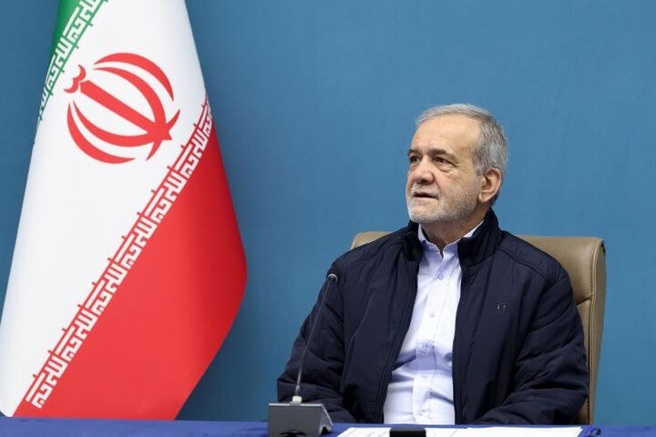 تأکید رئیسجمهور بر راهاندازی پنلهای خورشیدی در واحدهای صنعتی لرستان