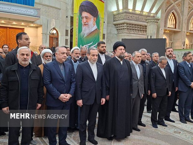 تجدید میثاق عراقچی و کارکنان وزارت خارجه با آرمان‌های امام